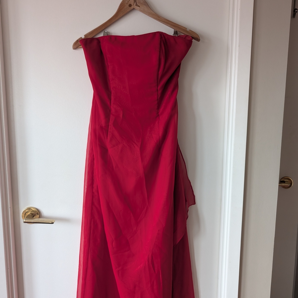 Elegant Red Strapless Gown